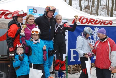 A csal�di verseny dobog�sai a XI. Veszpr�mi Bajnoks�gon