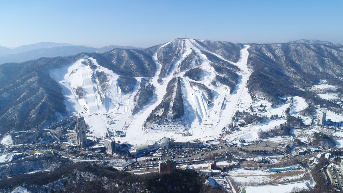 A Phoenix Park síterep és a freestyle sí- és snowboardversenyeknek otthont adó Bokwang Snowpark | Fotó: pyeongchang2018.com