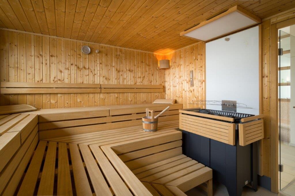 Sauna-Wellnessbereich-5.jpg