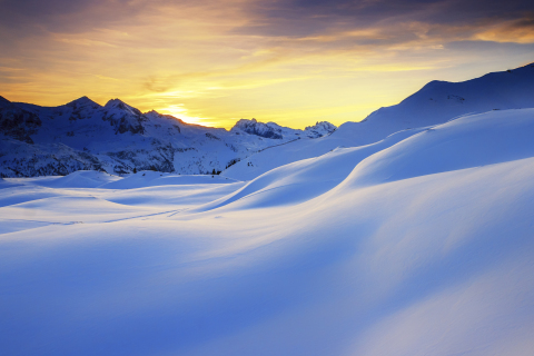 Téli naplemente az Alpokban