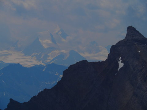középen hátul a Matterhorn  (tipp szerintem)