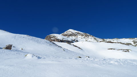 ezen a képen először megjelenik a cél hegy a Sidelhorn