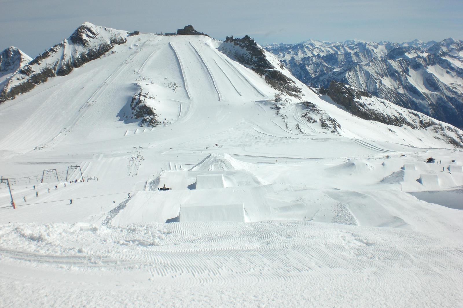 snowpark az Olperer 2 mellett, szemben a Schlegeis gleccser palyai