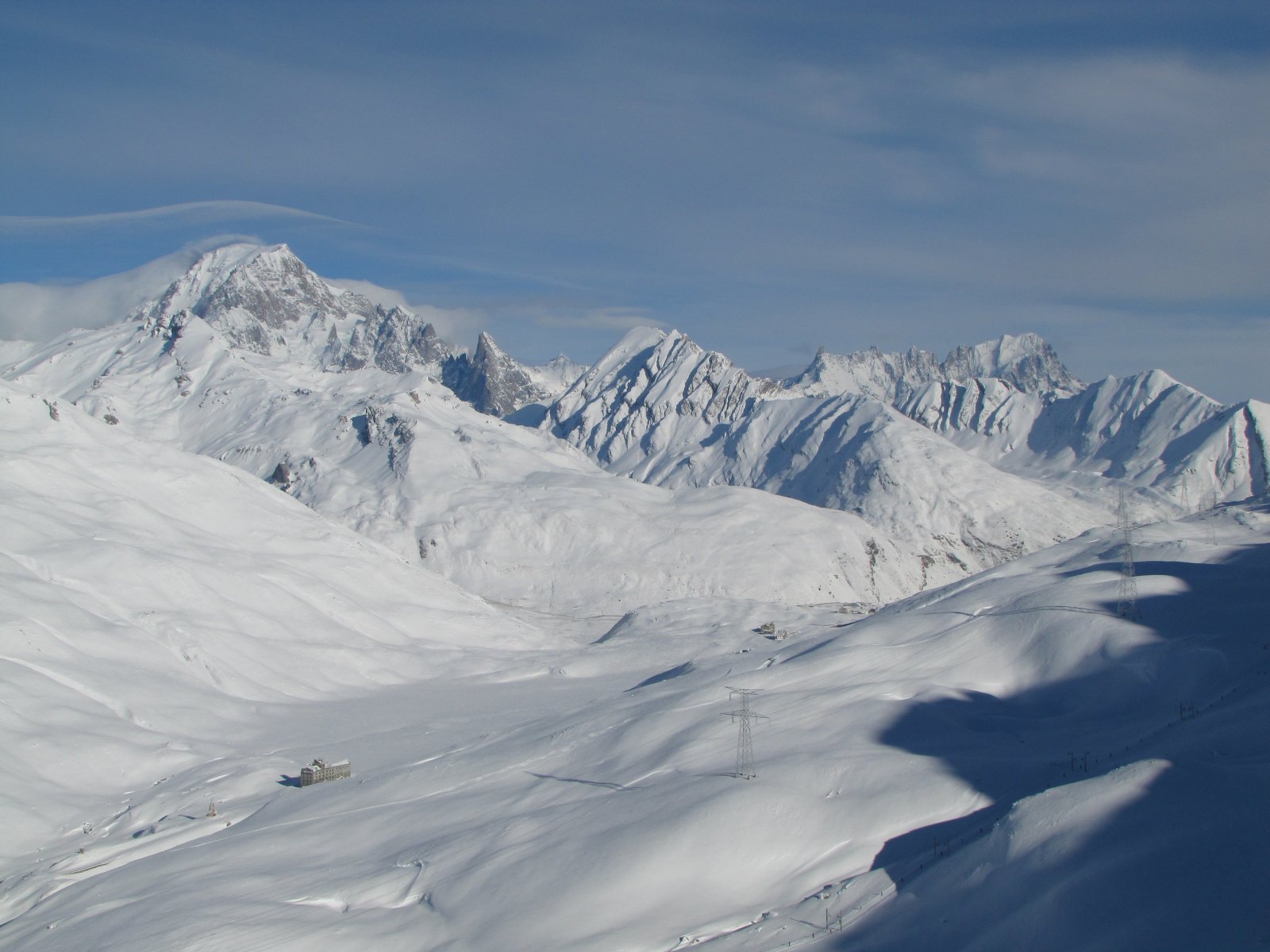 A Kis-Szent Bernát-hágó és a Mont Blanc