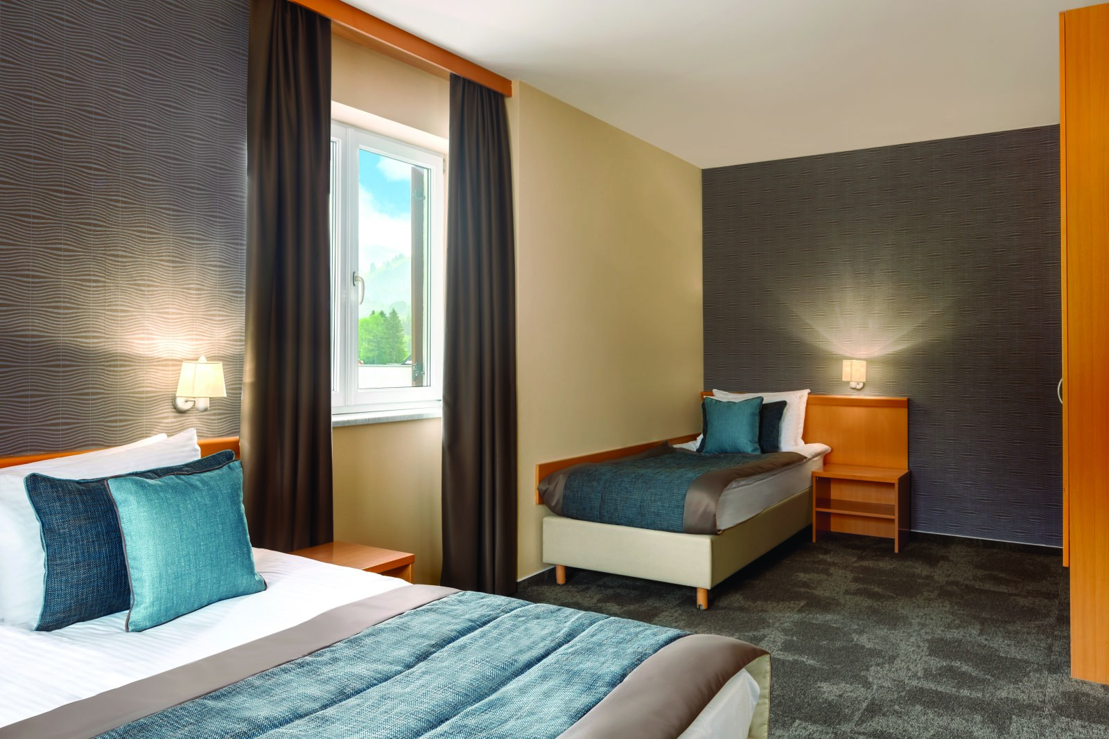 Ramada-Resort-Kranjska-Gora---1-King-Bed-Superior-Room---1139329.jpg