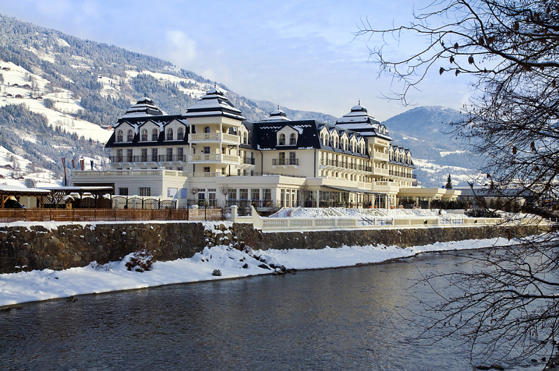 Az ötcsillagos Grandhotel Lienz az Isel folyó partján