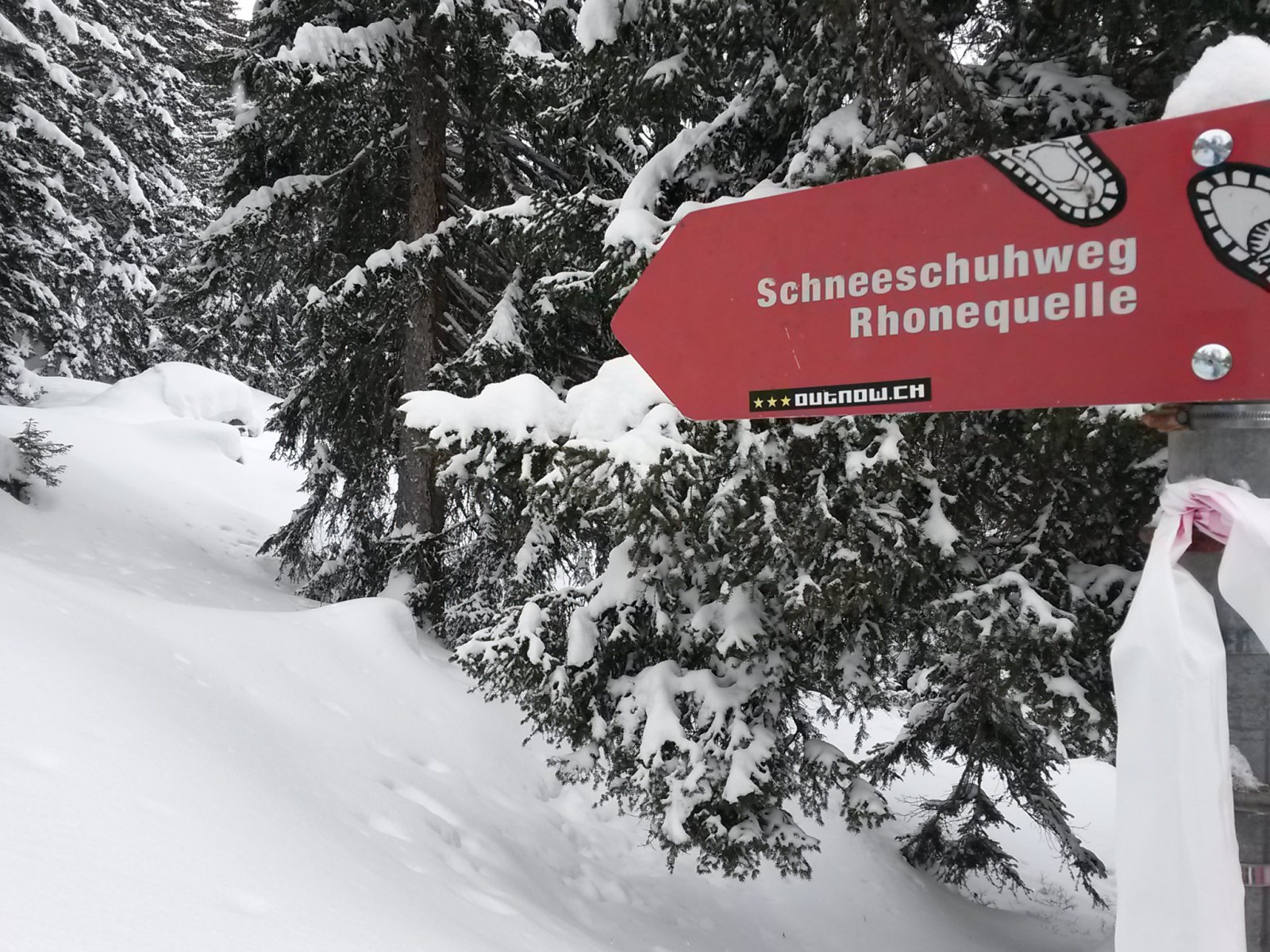 Rhonequelle hótalpas túra - Oberwald - ilyen jelzések igazítanak útba