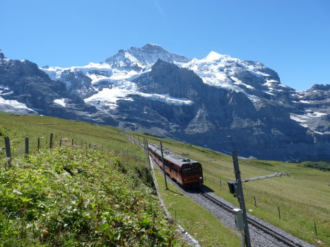 a hegyi vasút Kleine Scheideggtől
