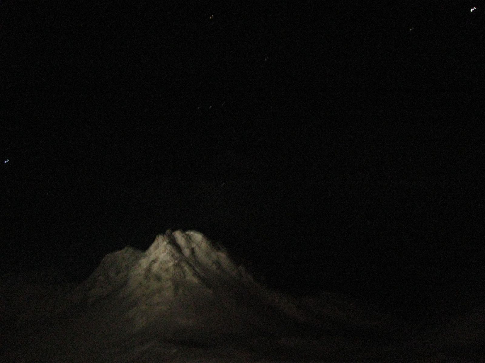 Éjjeli fénykép keleti irányban, rajta az Orion és a Göncölszekér