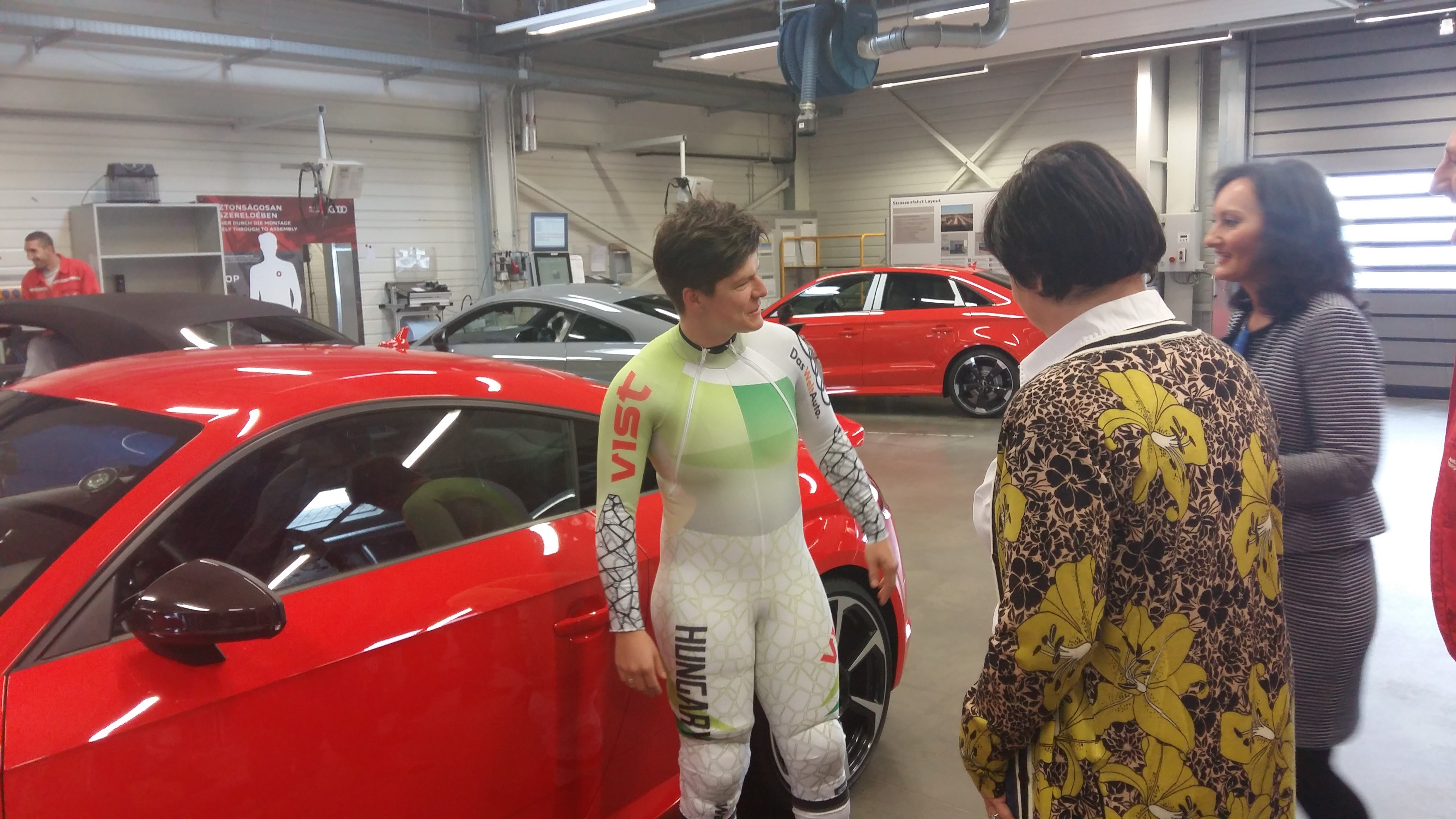 Miklós Edit a szélcsatorna teszt után egy Audi TT RS-t tesztelt a győri tesztpályán