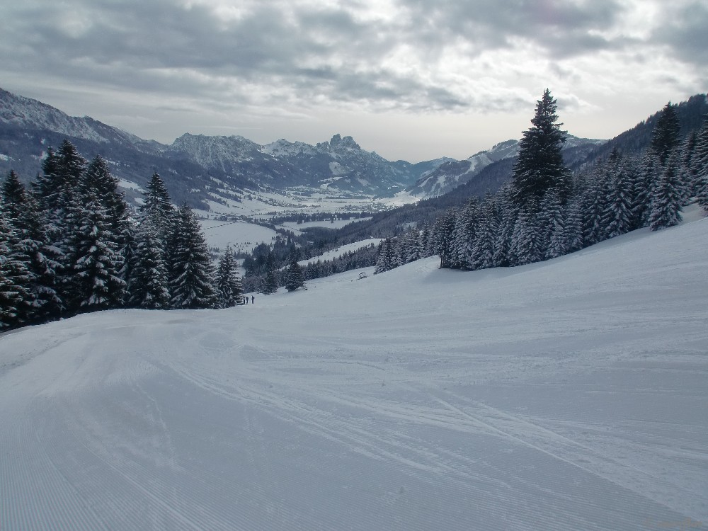 Tannheim (Tirol); akár januárban - Fotó: Snowflat