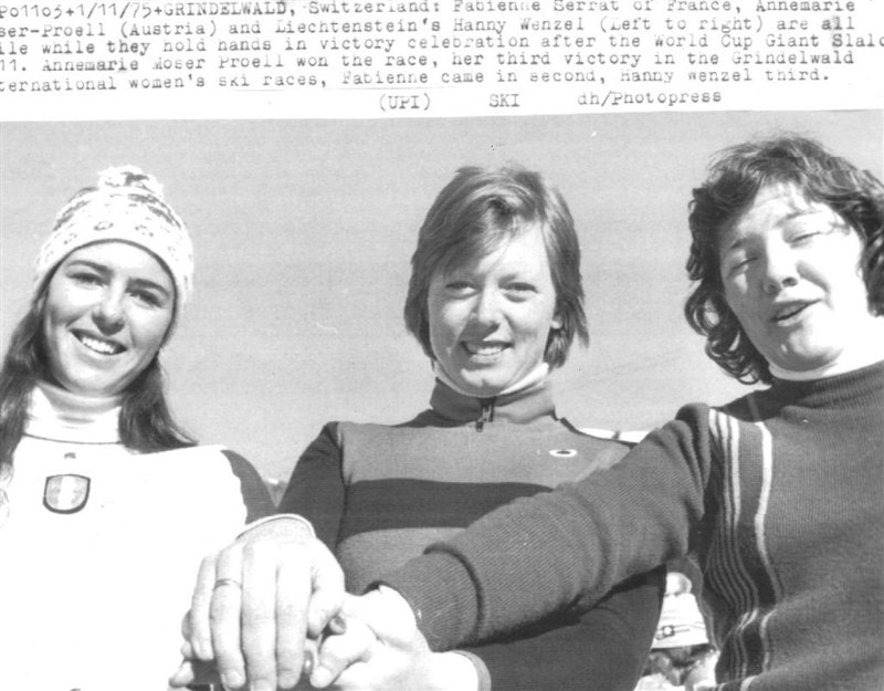 1975 Grindelwald, Svájc: Fabienne Serrat (FR), Annemarie Moser-Proell (A), és Hanny Wenzel (LUX), óriás műlesiklás dobogósai