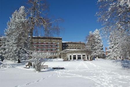 A 4 csillagos Hunguest Grandhotel Galya közvetlenül a sípálya mellett