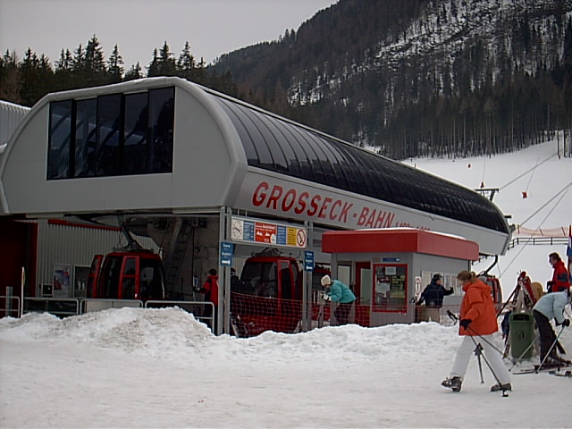 Grosseck-Speiereck: a kabinos lift völgyállomása