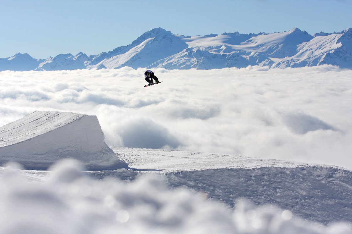 Snowboard a felhők felett