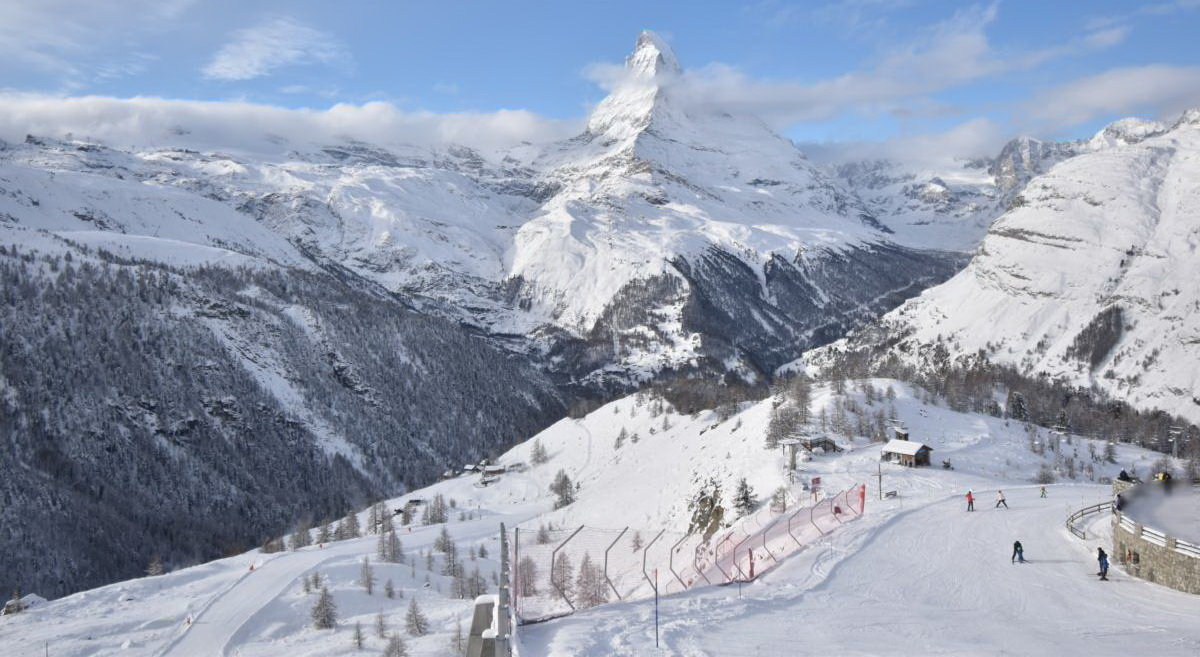 Zermatt, Svájc, webkamera (dec. 8.): már 62 km pálya síelhető!