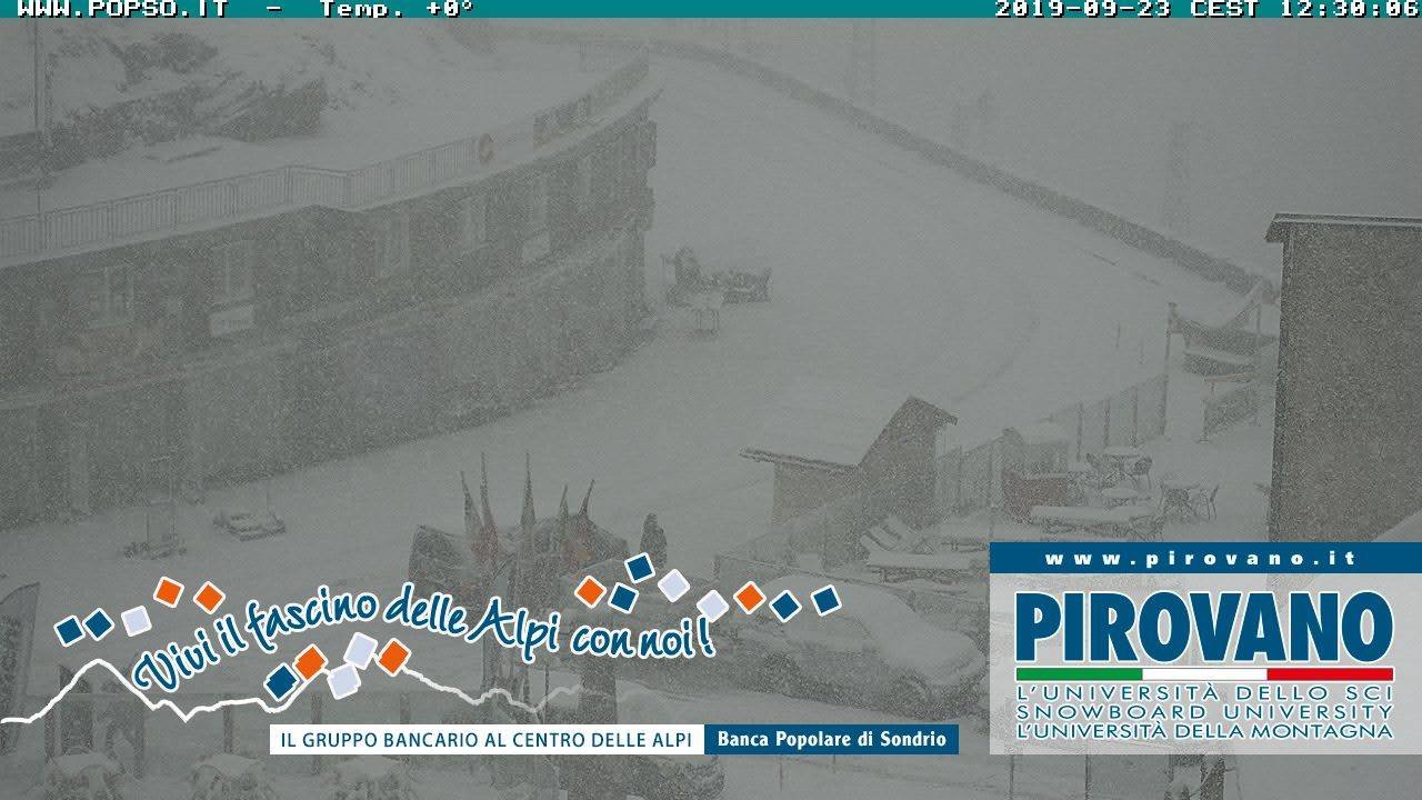Stelvio hágónál, 2750 méteren, már havas a táj . fotó: www.pirovano.it