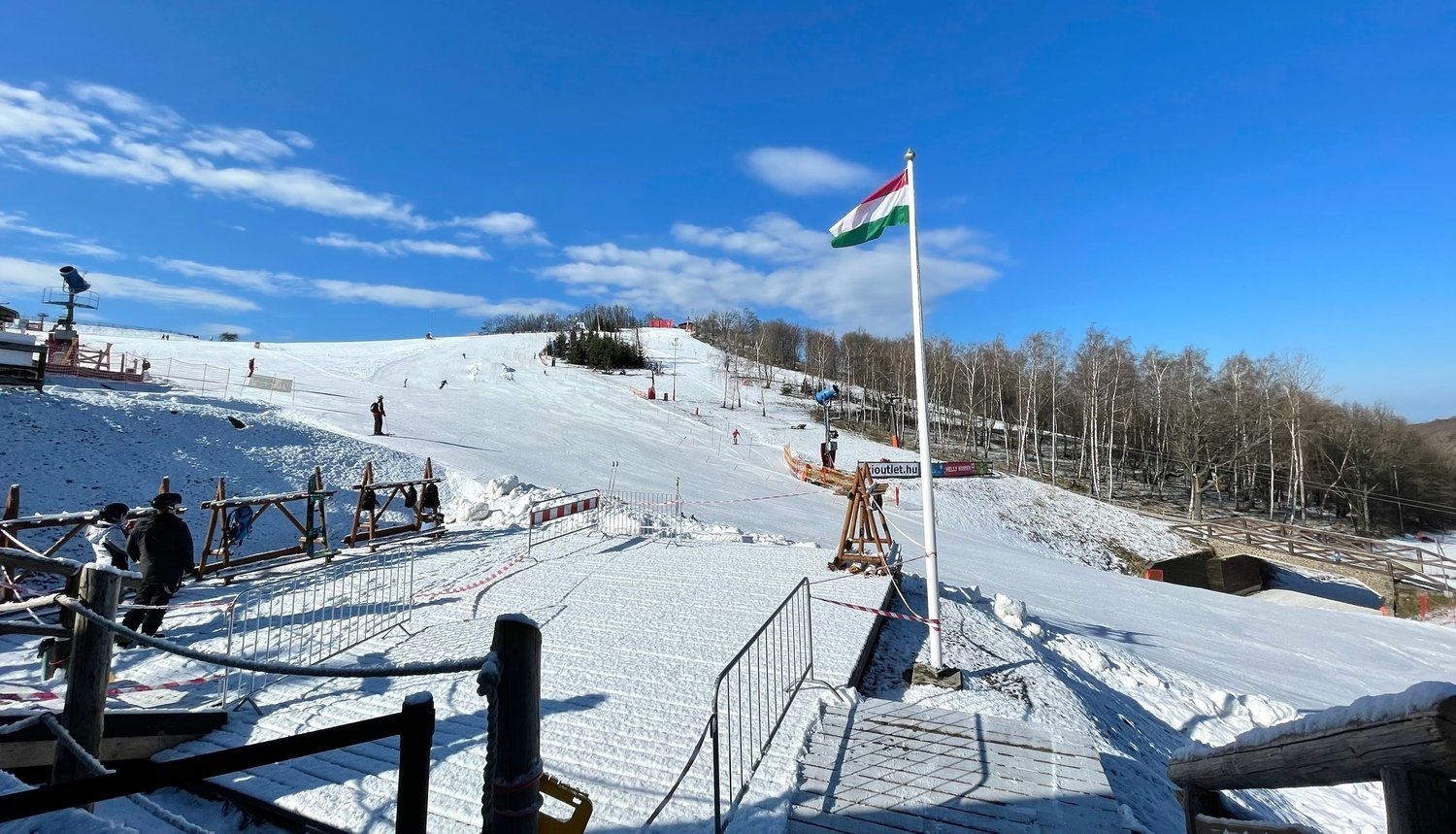 Mátraszentistván Sípark - like a tiny alpine ski resort in Hungary