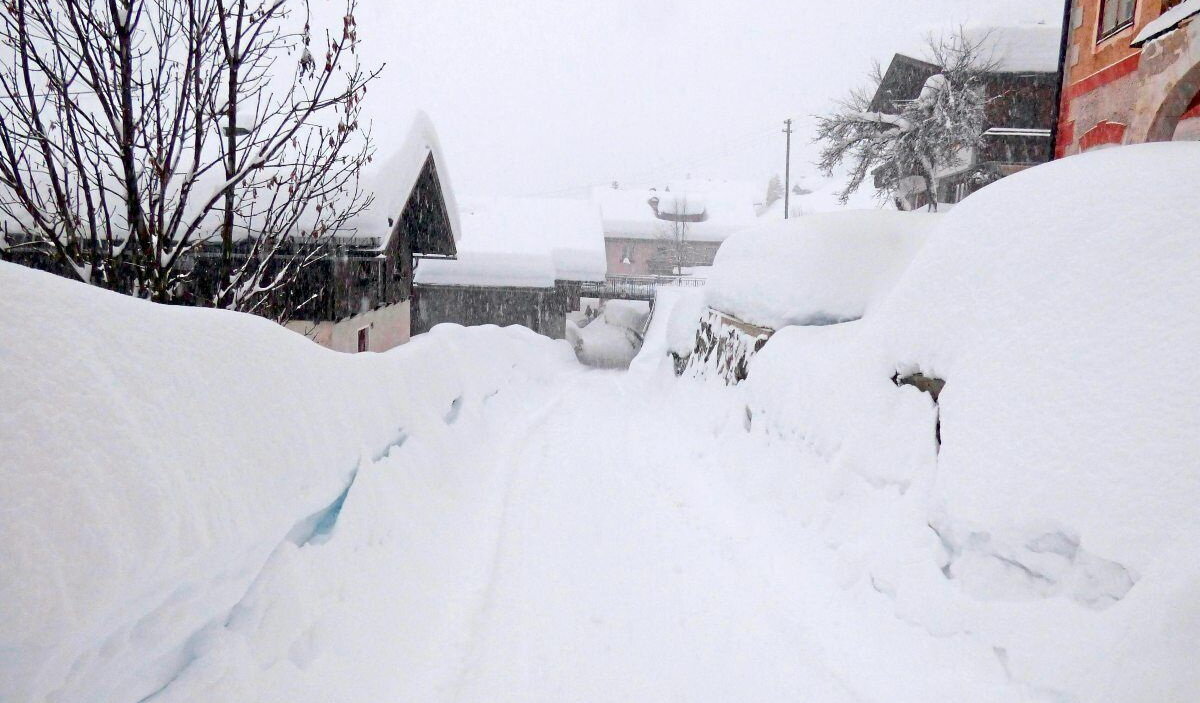 A két évvel ezelőtti havazás Karintiában (Lesachtal, a helyi tűzoltóság felvétele)
