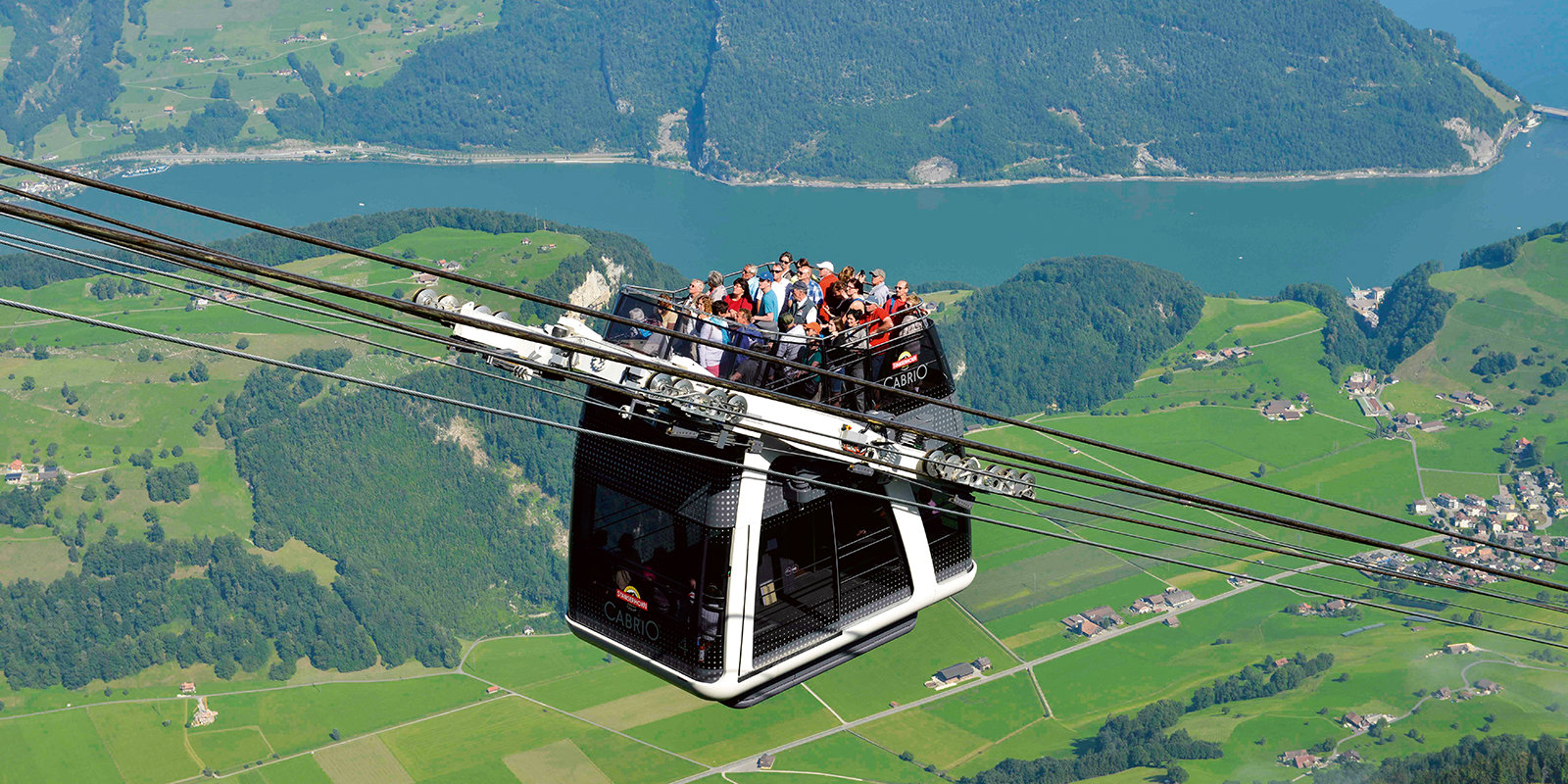 A svájci Stanserhorn csúcsára vezet ez a nyitott tetejű cabrio felvonó | Fotó: doppelmayr.com