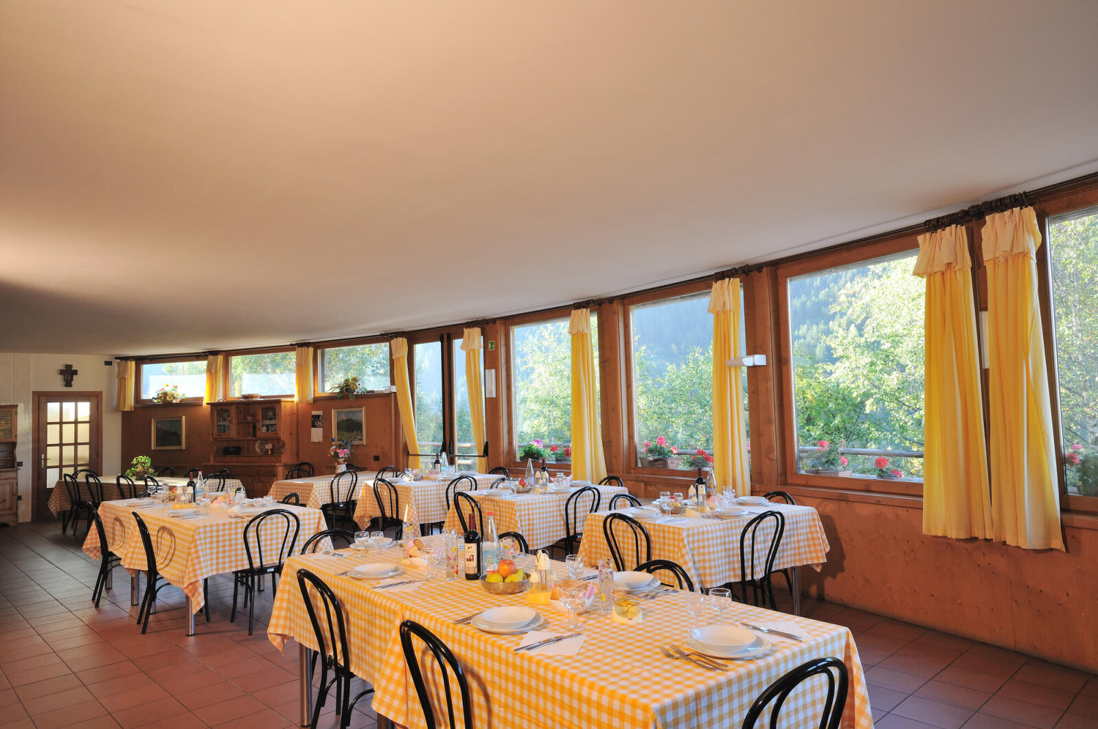 sala-ristorante-ain-karim.jpg