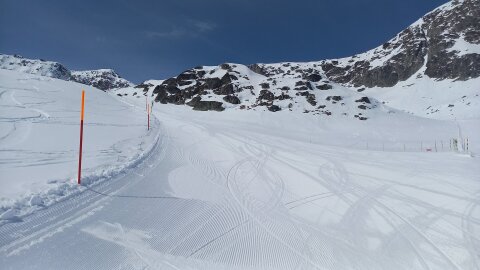 Délután ilyen ratrakolt pálya volt