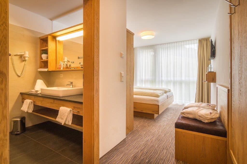 AlmHotelKaernten-Zimmer2-4.jpg