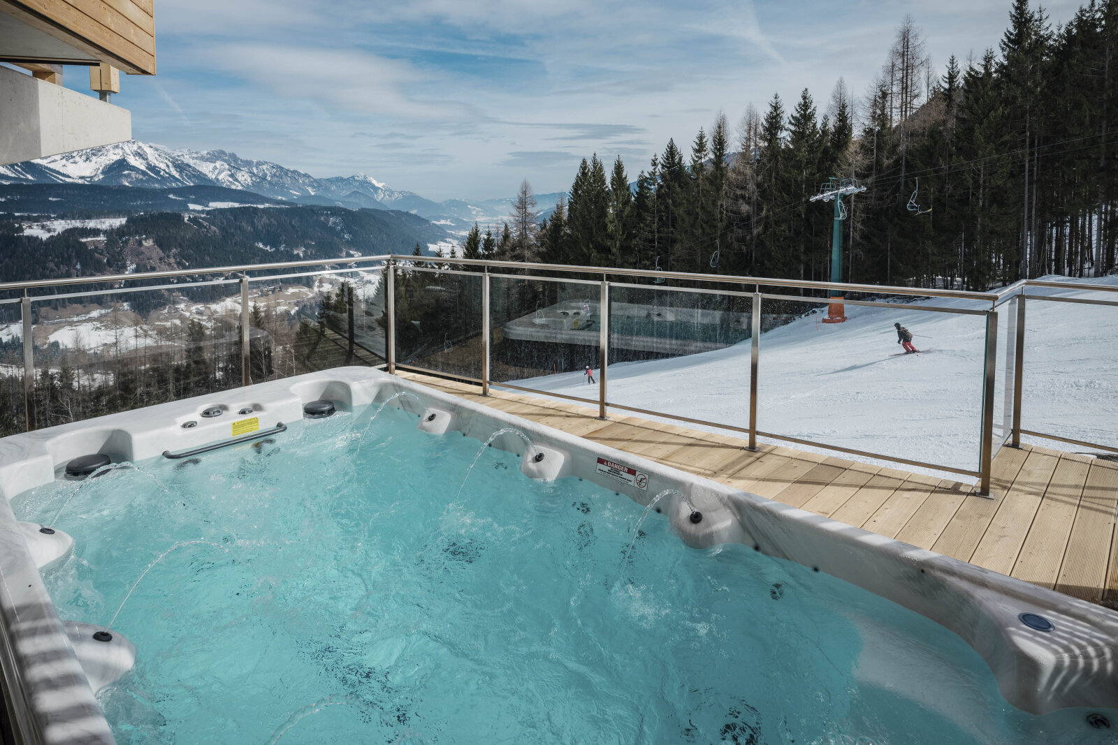 Premium Chalet (Swim Spa)