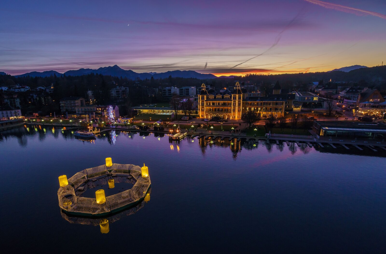 Velden: adventi koszorú a Wörhi-tavon | Fotó: Gert Steinthaler