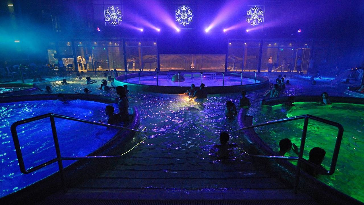 AquaCity-Poprad-Laser-show-01.jpg