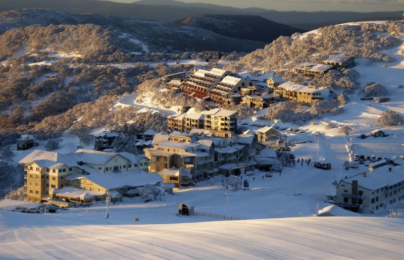 Üdülőfalu az Ausztrál Alpokban - Fotó: Hotham Alpine Resort - Kattints a képre a nagyításhoz