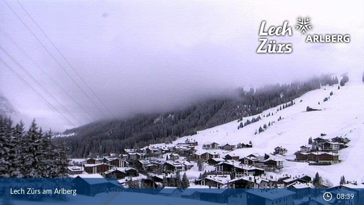 Nyugat-Ausztriában a völgyekben is havazott  - fotó: webkamera