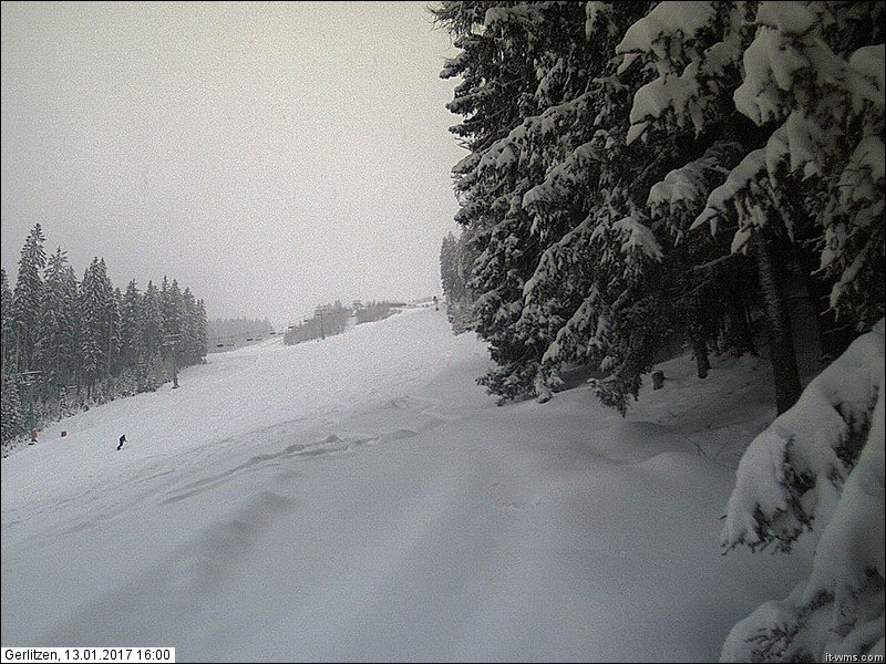 30 cm friss hó Gerlitzenen - fotó: webkamera