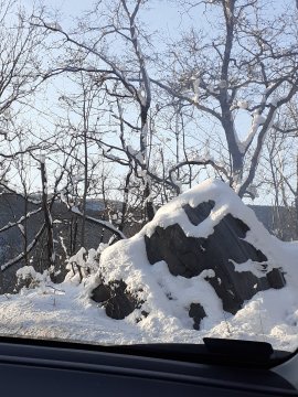 Mályinka és Bánkút közötti havas szikla
