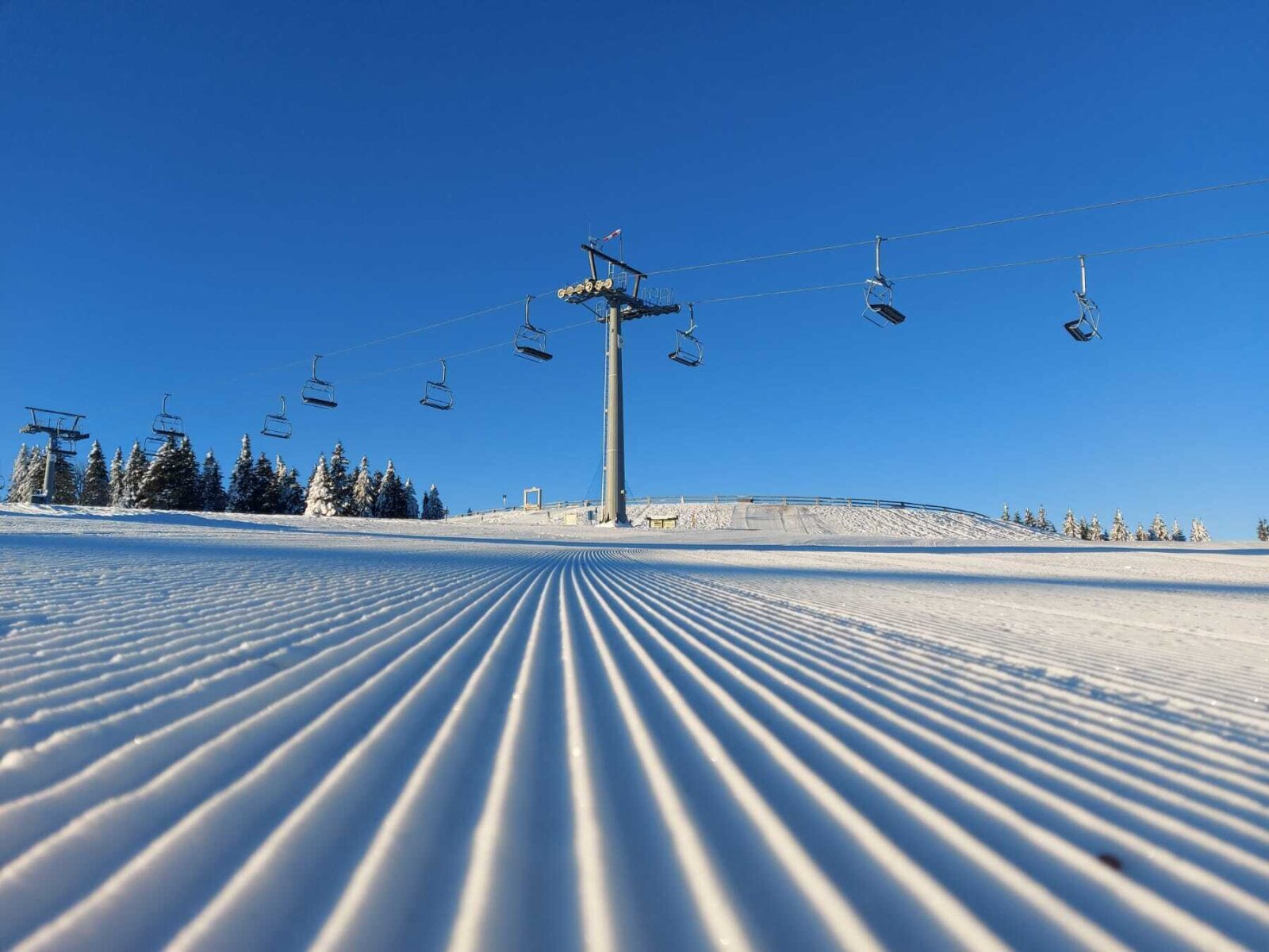 Pohorje-Slovenija-smuie--kopija.jpg