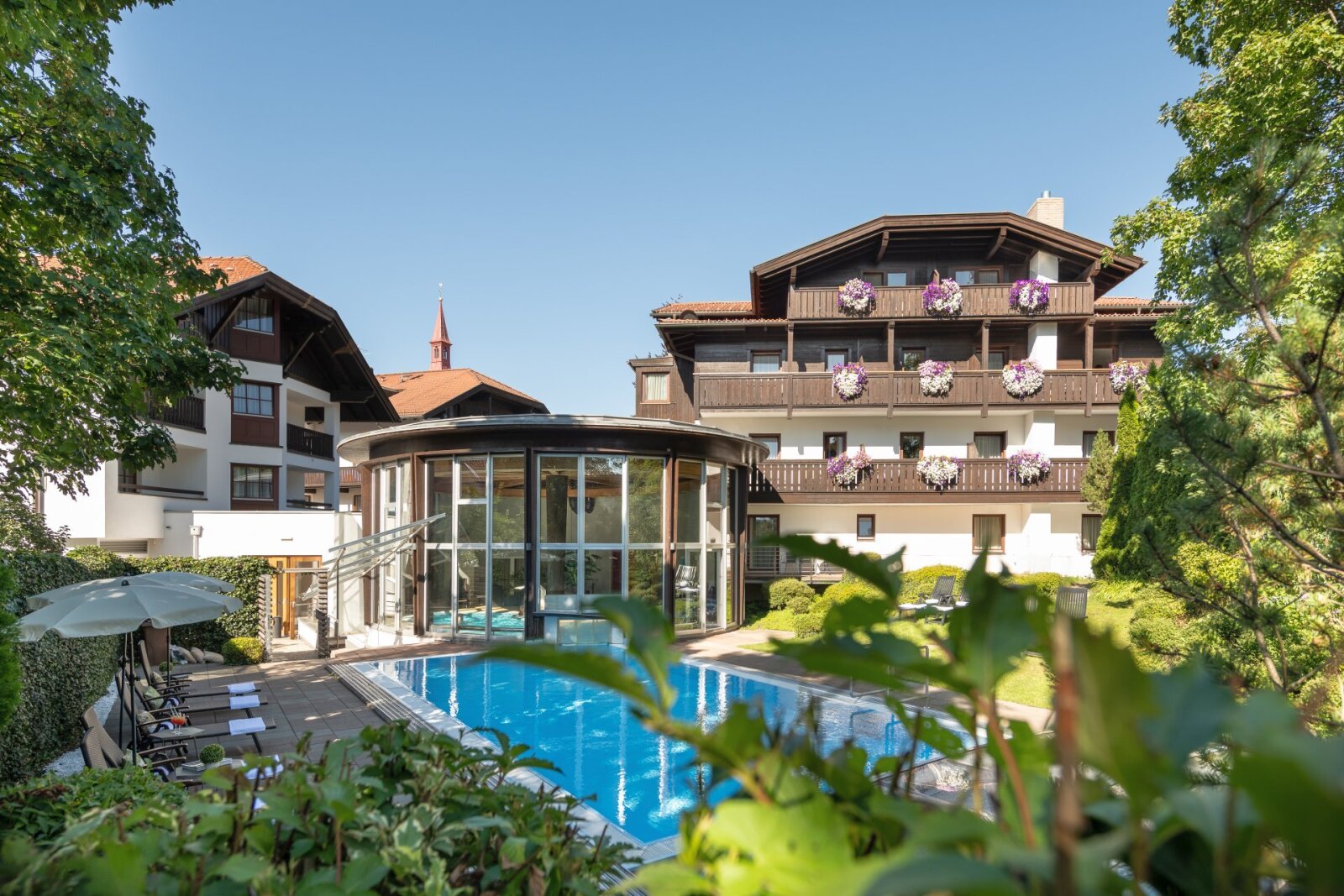 Hotel-Bon-Alpina-Innsbruck-Igls-3SterneHotel-gutequalitaet-superpreisleistung-hotel-aussen-sommer.jpg