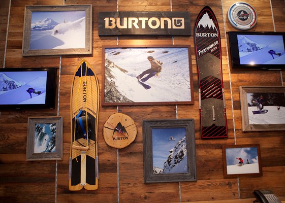 Burton egy legend s snowboardm rka t rt nete