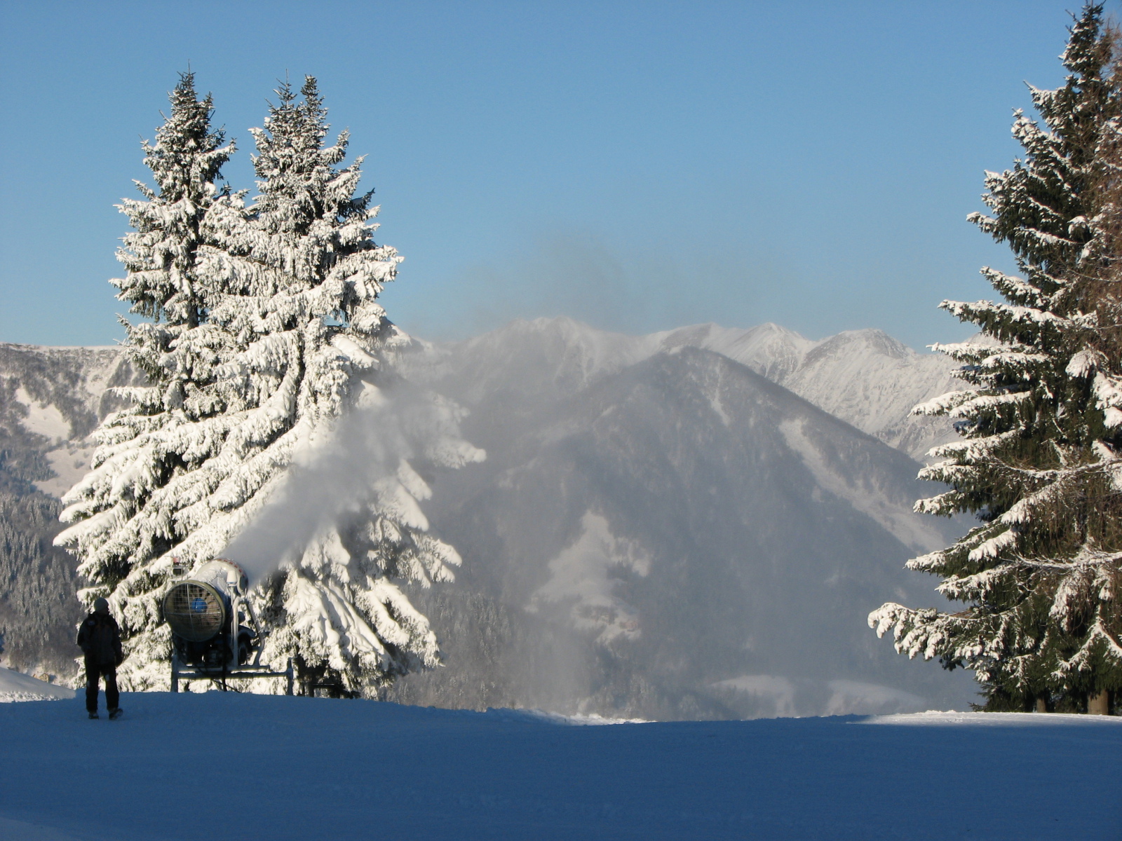 SCC-artificial-snow.jpg