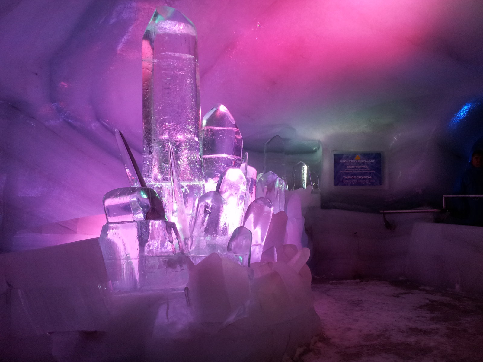 Jégkristályok a jégbarlangban