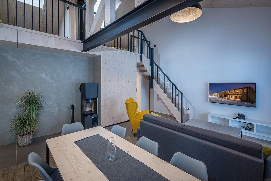 Demanova-rezort-apartman-de-luxe-loft-jedalen-min.jpg