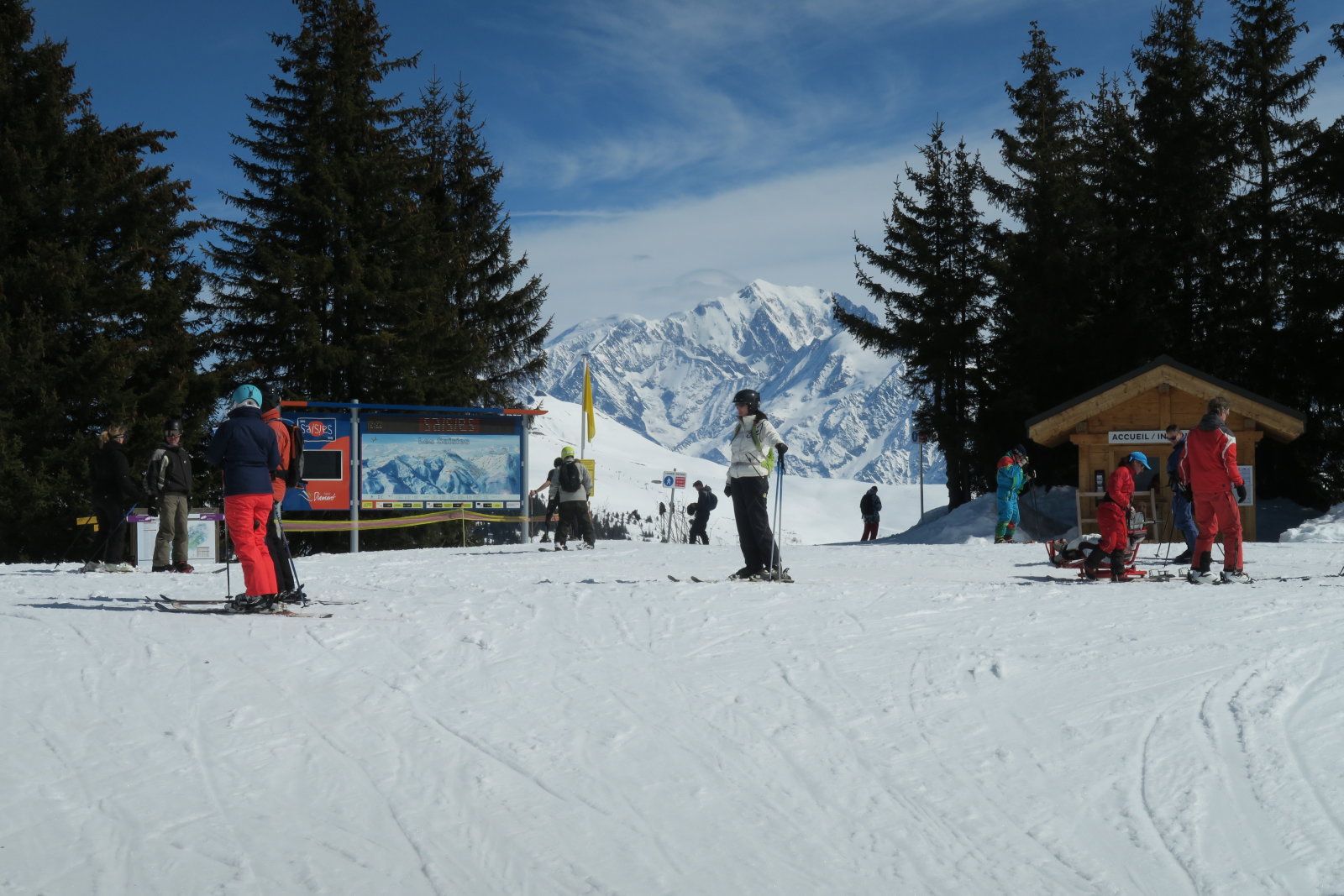 Chard du Beurre, háttérben a Mont Blanc