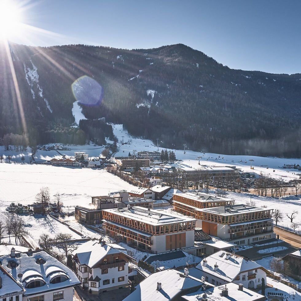 2201bb-falkensteiner-kronplatz-winter-drone-hotel-0506.jpg