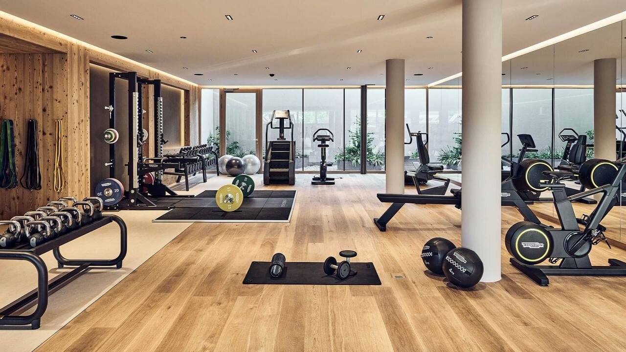 falkensteiner-hotel-kronplatz-acquapura-spa-fitness.jpg