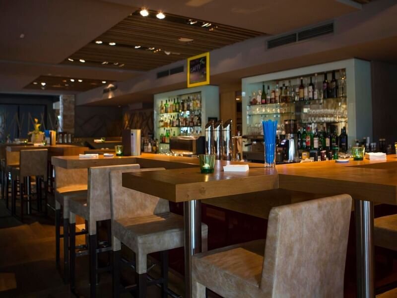 bar.jpg