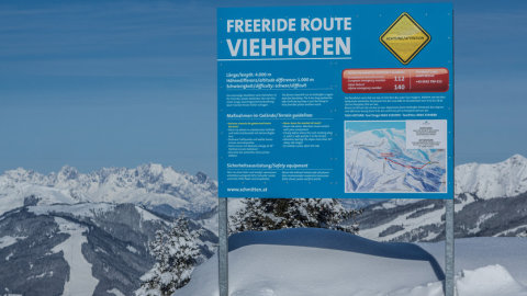 A freeride pálya teteje háttérben Saalbach sípályájával - Fotó: Bergbahnen Schmitten