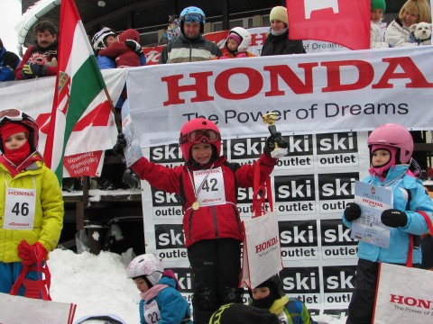 Egy boldog gyermek a sok közül