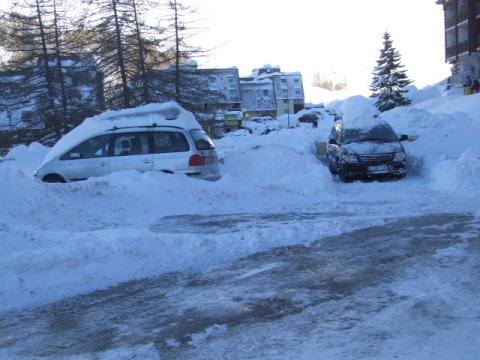 val-dallos-chrysler-snow.JPG