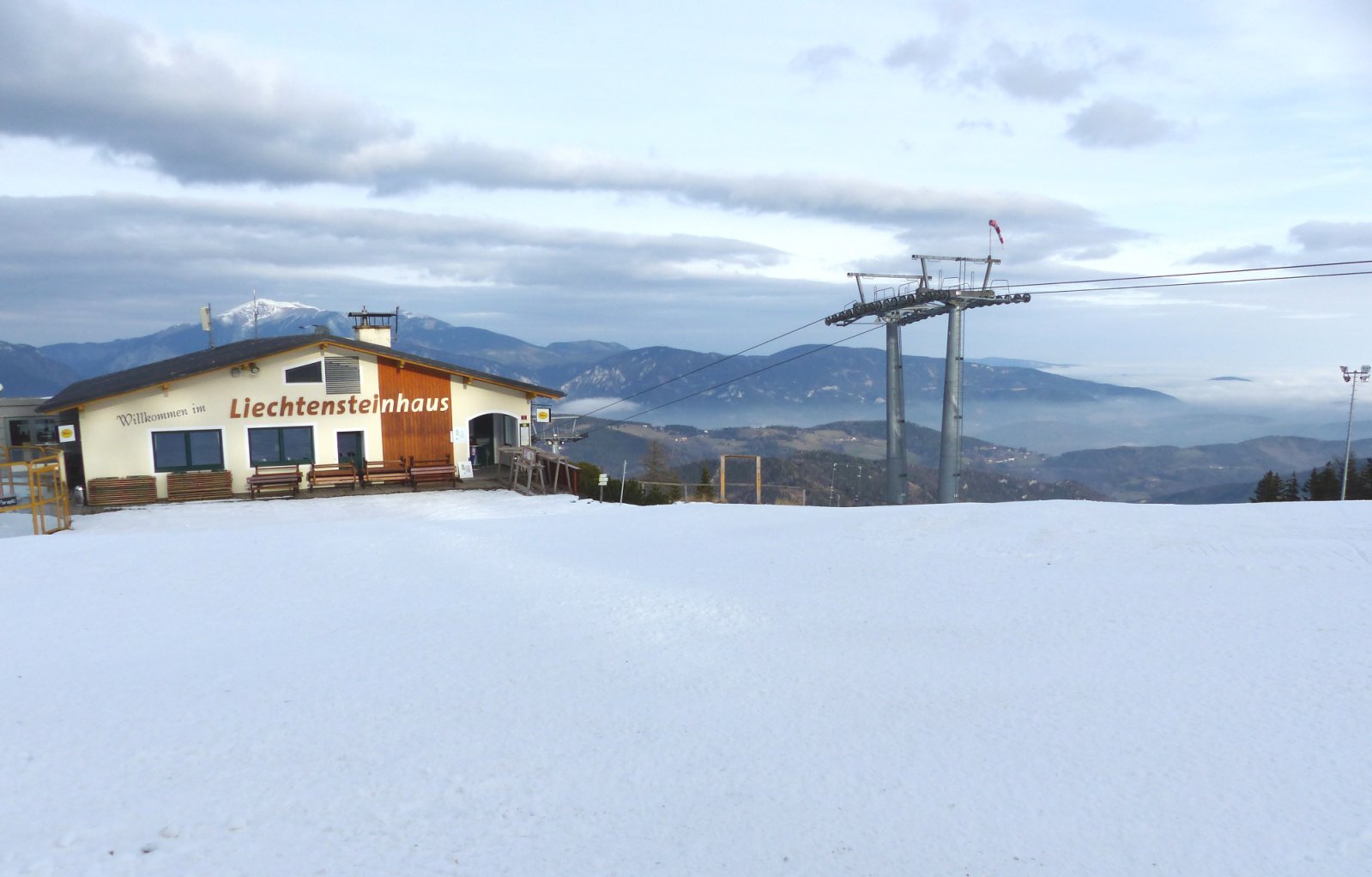 Semmering-Liechtensteinhaus-14.12.2015.jpg