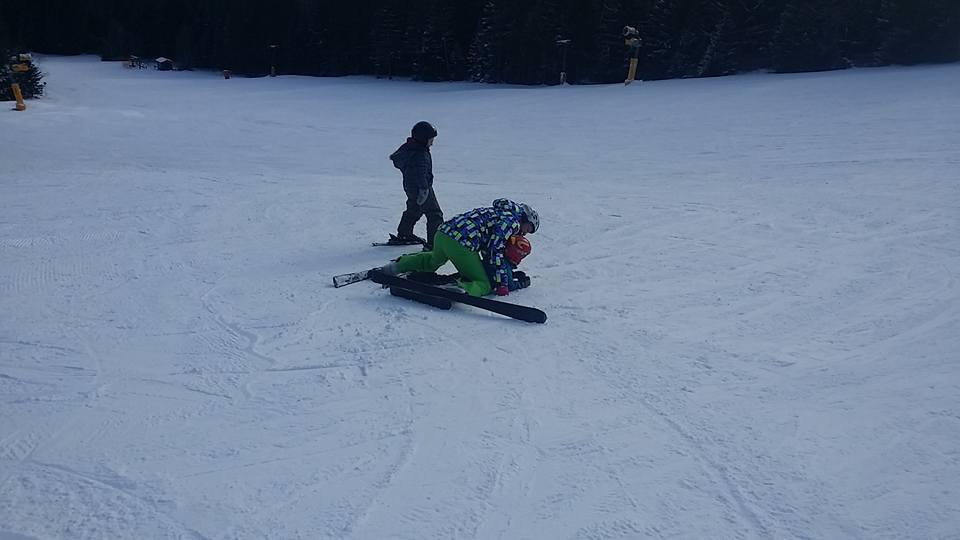 Lapos kúszás anyával. Nehogy észrevegyenek:)