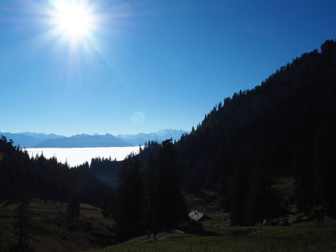 a köd/felhő felett mindig süt  nap